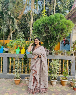 Sheden Lopez Creation Woven Mekhela Chador Pure Cotton Saree(Grey)