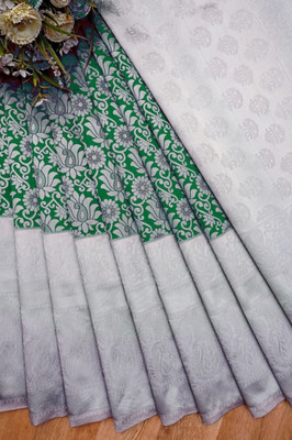 HouseOfCommon Woven Banarasi Pure Silk Saree(Green)