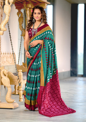 Divastri Printed Daily Wear Cotton Blend Saree(Green, Maroon)