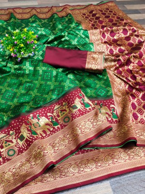 fabkapadiya Embellished, Woven, Animal Print Patola Jacquard, Silk Blend Saree(Green)