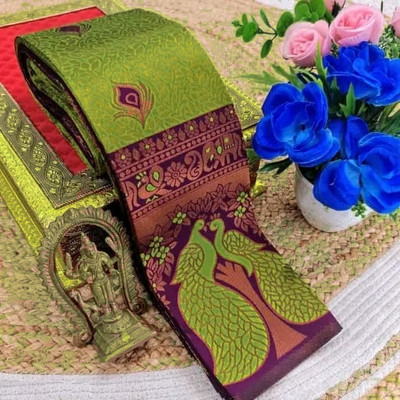 KanjiQueen Woven Kanjivaram Silk Blend, Pure Silk Saree(Light Green, Magenta)