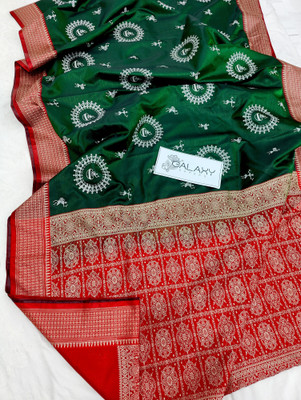 HouseOfCommon Printed Sambalpuri Satin Saree(Dark Green)