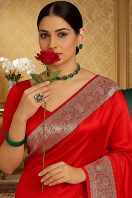 Afronza Woven, Embellished, Self Design Banarasi Satin, Silk Blend Saree(Red)