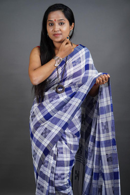 UR Affection Self Design Handloom Pure Cotton Saree(White, Blue)