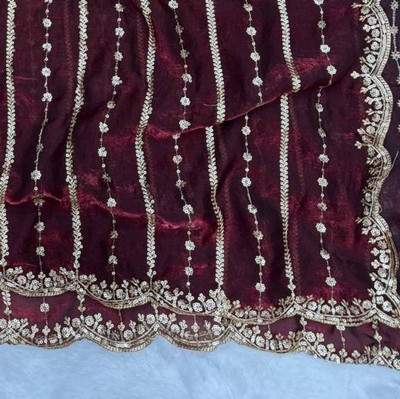 Darina Embroidered Daily Wear Silk Blend Saree(Maroon)