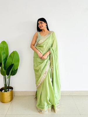 Brahmani Creation Embellished Banarasi Silk Blend Saree(Green)