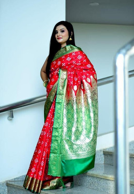 HouseOfCommon Embroidered Banarasi Satin Saree(Dark Green)