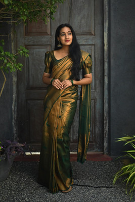 Divastri Woven Banarasi Silk Blend Saree(Green)