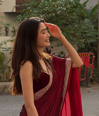 Celeb Styles Embroidered, Embellished Bollywood Silk Blend Saree(Maroon, Gold)