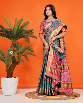 LAVYANSH CREATION Printed, Self Design Patola Silk Blend Saree(Multicolor)