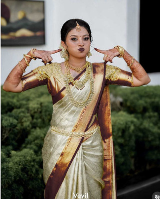 PRASHANTHVI CREATIONS Self Design, Woven Kanjivaram Tissue Saree(Cream, Gold, Maroon)