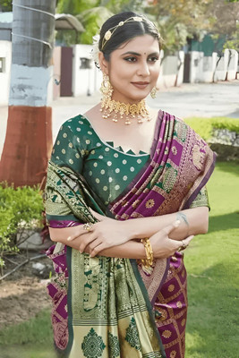 ANIRAV Woven Banarasi Art Silk Saree(Purple)
