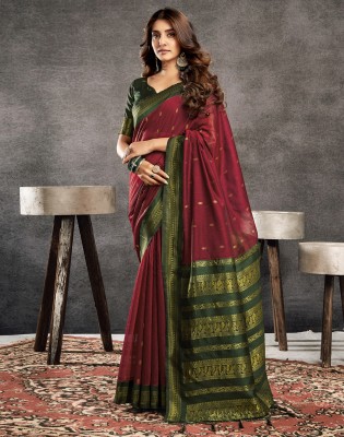 Divastri Woven, Embellished Banarasi Cotton Blend, Jacquard Saree(Maroon, Dark Green, Gold)