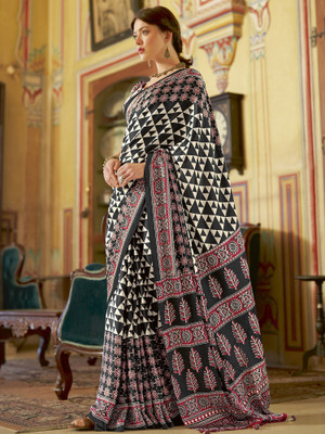Divastri Printed Daily Wear Crepe Saree(Black)