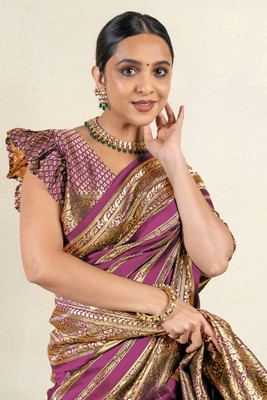 SUBHAM Woven, Embellished Banarasi Silk Blend Saree(Magenta, Gold)