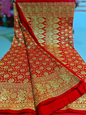 Laxmipati sarees Floral Print Daily Wear Chiffon Saree(Red)