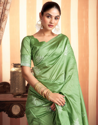 Samah Woven, Embellished Banarasi Silk Blend Saree(Light Green, White)