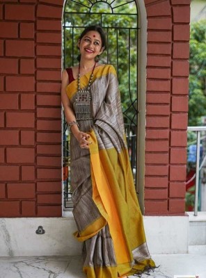 Bhadra Woven Handloom Pure Cotton Saree(Grey, Yellow)