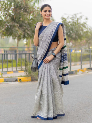 Divastri Printed Hand Batik Silk Blend Saree(Grey)