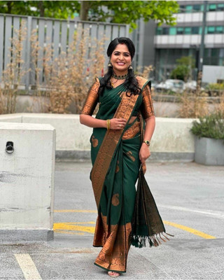KAKADIYA Self Design Kanjivaram Pure Silk Saree(Green)