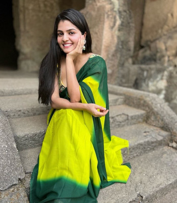 Ombre Bollywood Georgette, Chiffon Saree(Green, Dark Green)