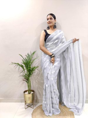 Riddhi textile Hub Self Design Bollywood Georgette Saree(Grey)