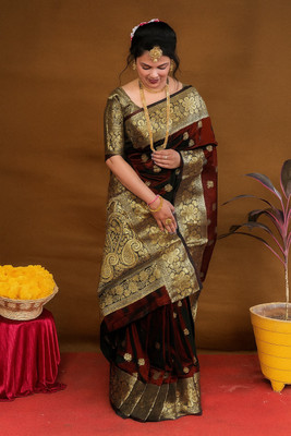 LAADLI Self Design, Woven Banarasi Cotton Blend Saree(Maroon)