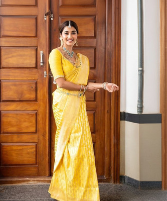 Apnisha Self Design Banarasi Pure Silk Saree(Yellow)