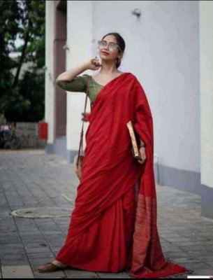 Puspa Fashion Self Design Tant Pure Cotton Saree(Red)