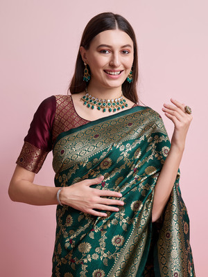 Shreyansh creation Digital Print Banarasi Silk Blend Saree(Green)