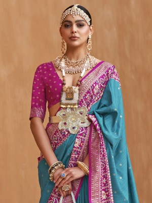 Sareemall Self Design Patola Silk Blend Saree(Blue, Pink)