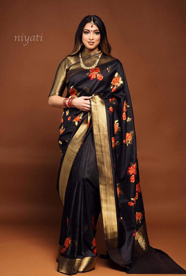 panchaamrit Paisley Banarasi Silk Blend Saree(Black)