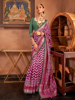 AKSHAR PATRON ENTERPRISE Geometric Print Leheria Silk Blend Saree(Pink)