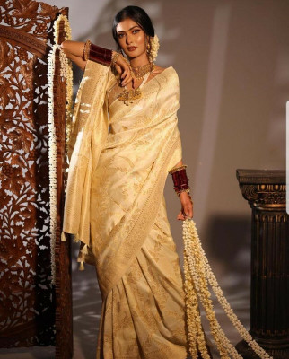 SHWENILA Solid/Plain Assam Silk Pure Silk Saree(Brown)