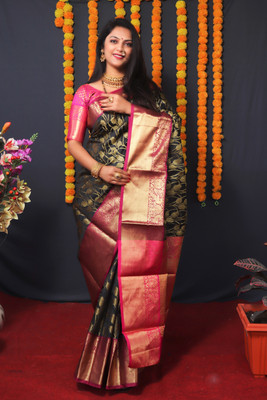 SARJAN AGRI EXPORT Floral Print Banarasi Jacquard Saree(Cream)