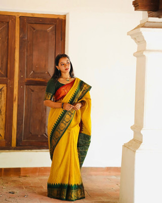 Exotic clothingg Woven, Self Design, Temple Border Banarasi Pure Silk, Jacquard Saree(Yellow)