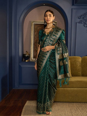 Vichitra Woven, Self Design Banarasi Silk Blend, Jacquard Saree(Green)