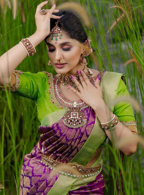 Varda Woven Daily Wear Art Silk Saree(Purple, Green)