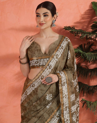 Satrani Floral Print Daily Wear Pure Cotton Saree(Brown, White)