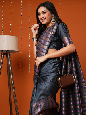 Divastri Woven Maheshwari Silk Blend Saree(Dark Blue)