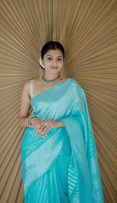 Rudr Venture Graphic Print Banarasi Silk Blend Saree(Blue)