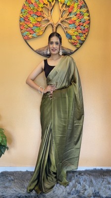 Upalksh Self Design, Woven, Printed, Floral Print, Striped Bollywood Nylon, Silk Blend Saree(Green)