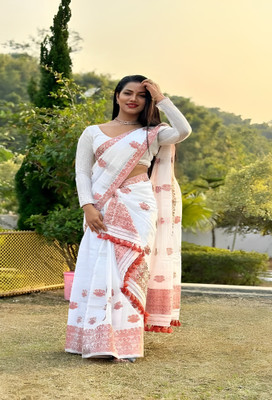 Plothah: Woven, Self Design Mekhela Chador Silk Blend Saree(White)