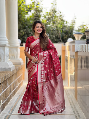 VM Selling Hub Woven, Self Design Kanjivaram Pure Silk Saree(Red)