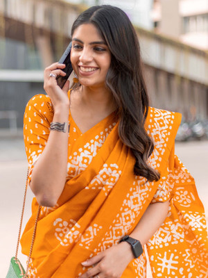 Divastri Printed Daily Wear Silk Blend Saree(Yellow)