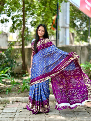 ZENFAB THREADS Animal Print Bandhani Crepe, Silk Blend Saree(Multicolor)