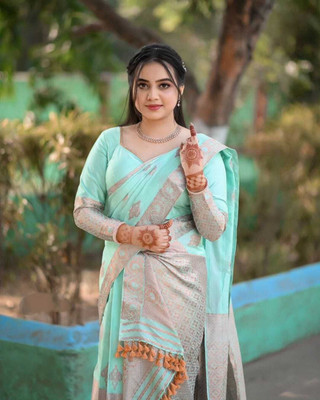 Sheden Lopez Creation Woven Mekhela Chador Silk Blend Saree(Multicolor)