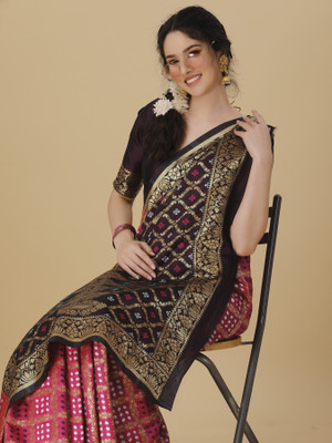 Divastri Printed Bandhani Silk Blend Saree(Pink)