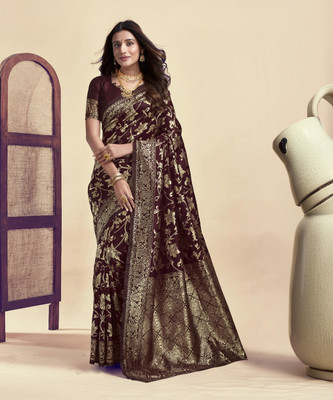 Divastri Woven, Self Design Kanjivaram Silk Blend, Jacquard Saree(Maroon, Gold)