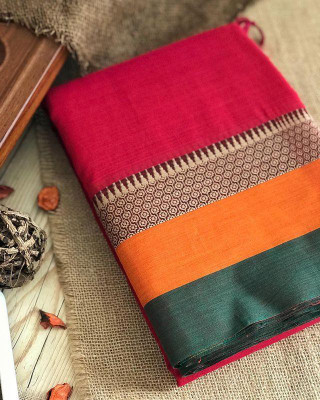 Lakshmi Boutique Self Design Handloom Cotton Blend Saree(Black, Maroon, Light Green)